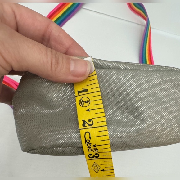 Nike Heritage BETRUE LGBT Unisex Crossbody Bag - Picture 13 of 15